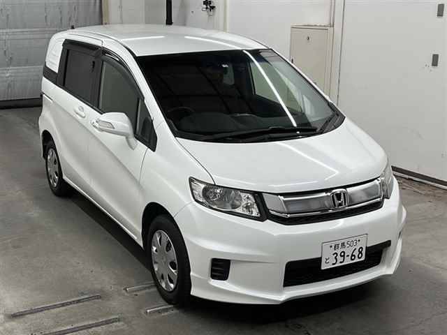 75065 HONDA FREED SPIKE GB4 2015 г. (MIRIVE Saitama)